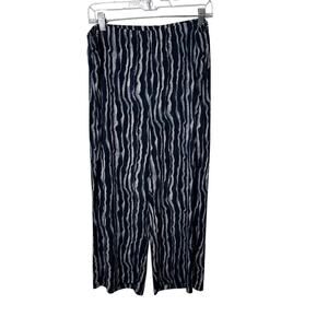 Chico’s Travelers Carmella Crop Pants Size 3 Zebra Print  Blue White Stretched